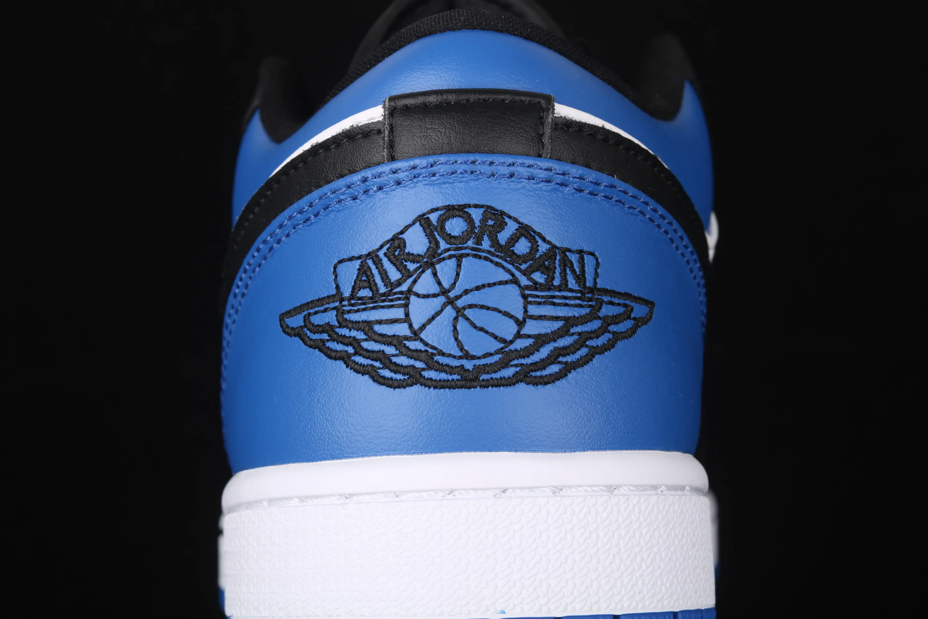 All Categories Air Jordan Jordan Series Basketball Shoes Air Jordan 1 Low New Version Air Jordan 1 Low AJ1 Joe 1 Low Top Leather Cultural and Leisure Sports Shoes CQ9446-400